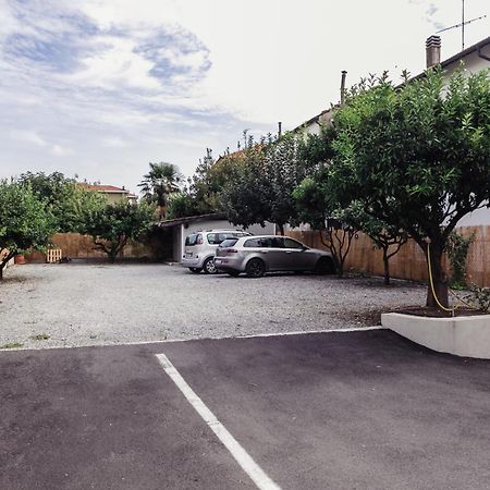 Appartamenti Linda San Bartolomeo Al Mare Esterno foto